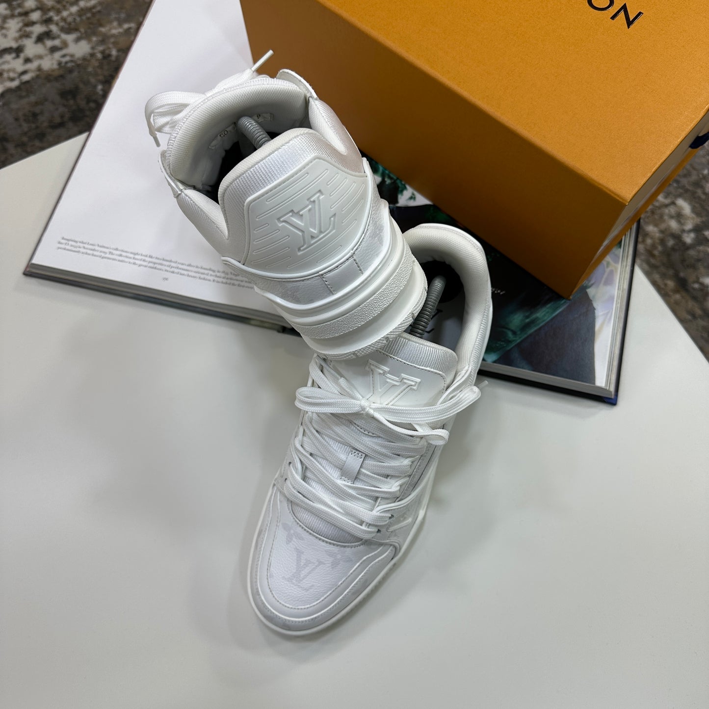 LVE - TRAINERS - WHITE