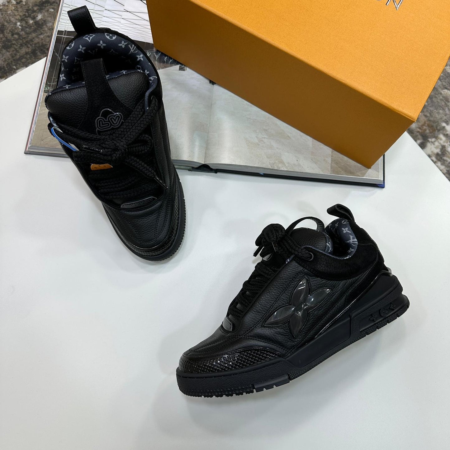 LVE - TRAINERS - BLACK