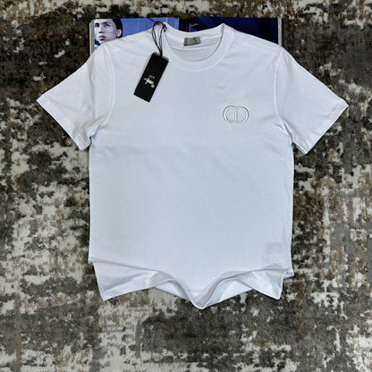 Premium feel, casual vibe.