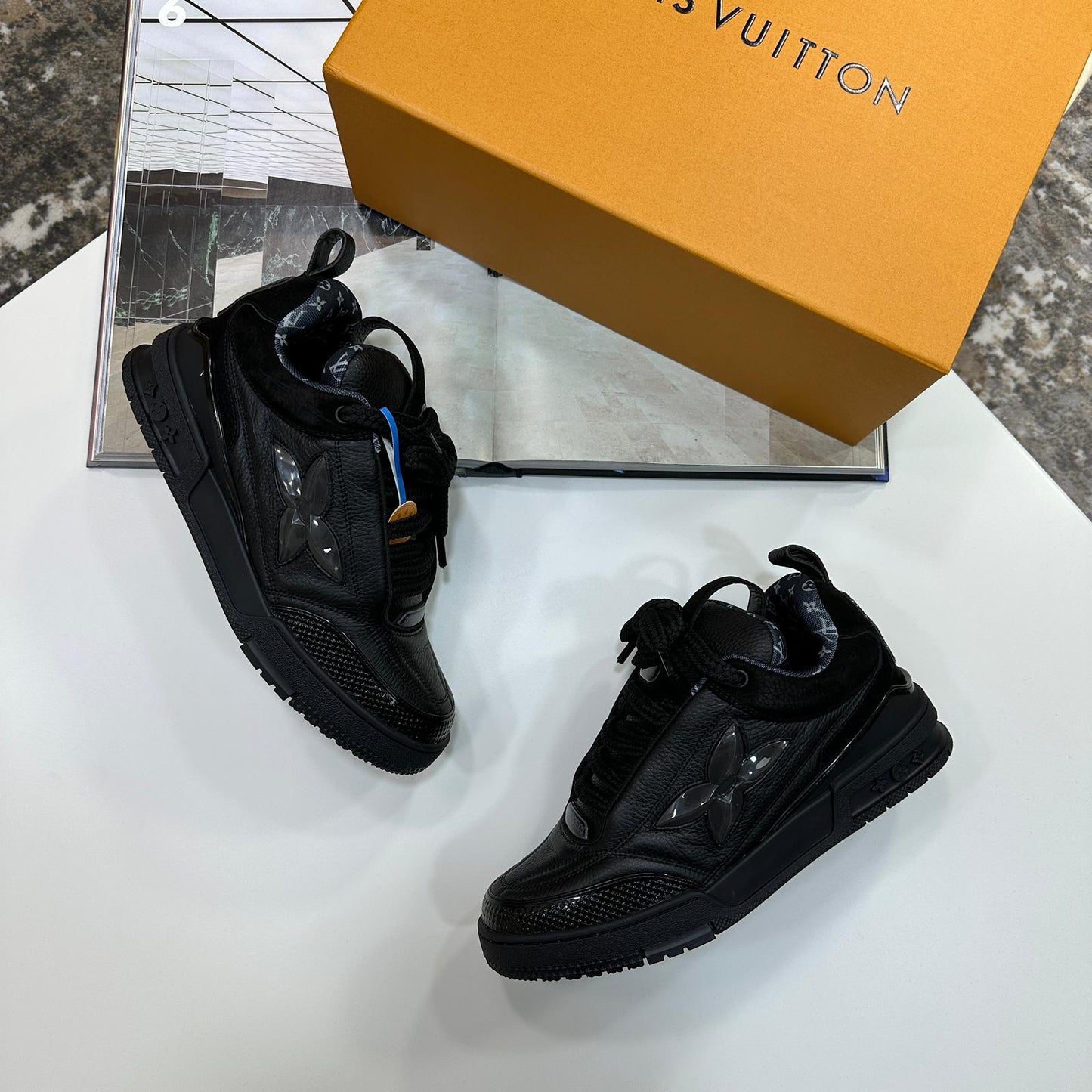 LVE - TRAINERS - BLACK