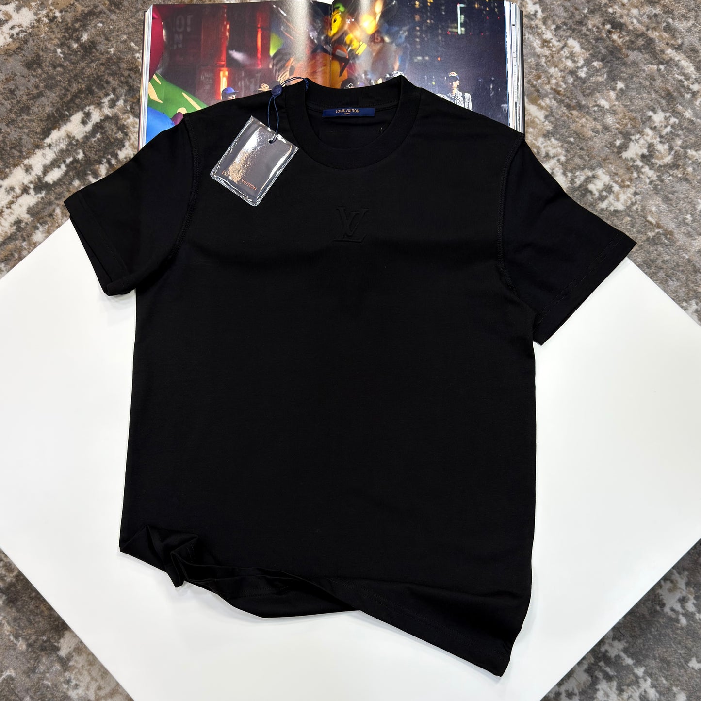 LV T-SHIRT -BLACK
