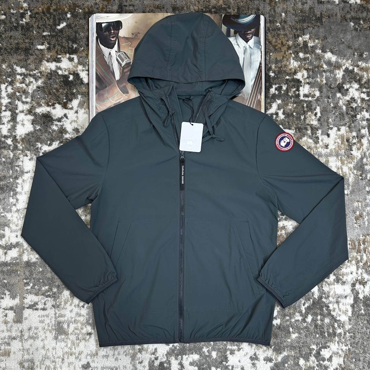 Premium feel, casual vibe.