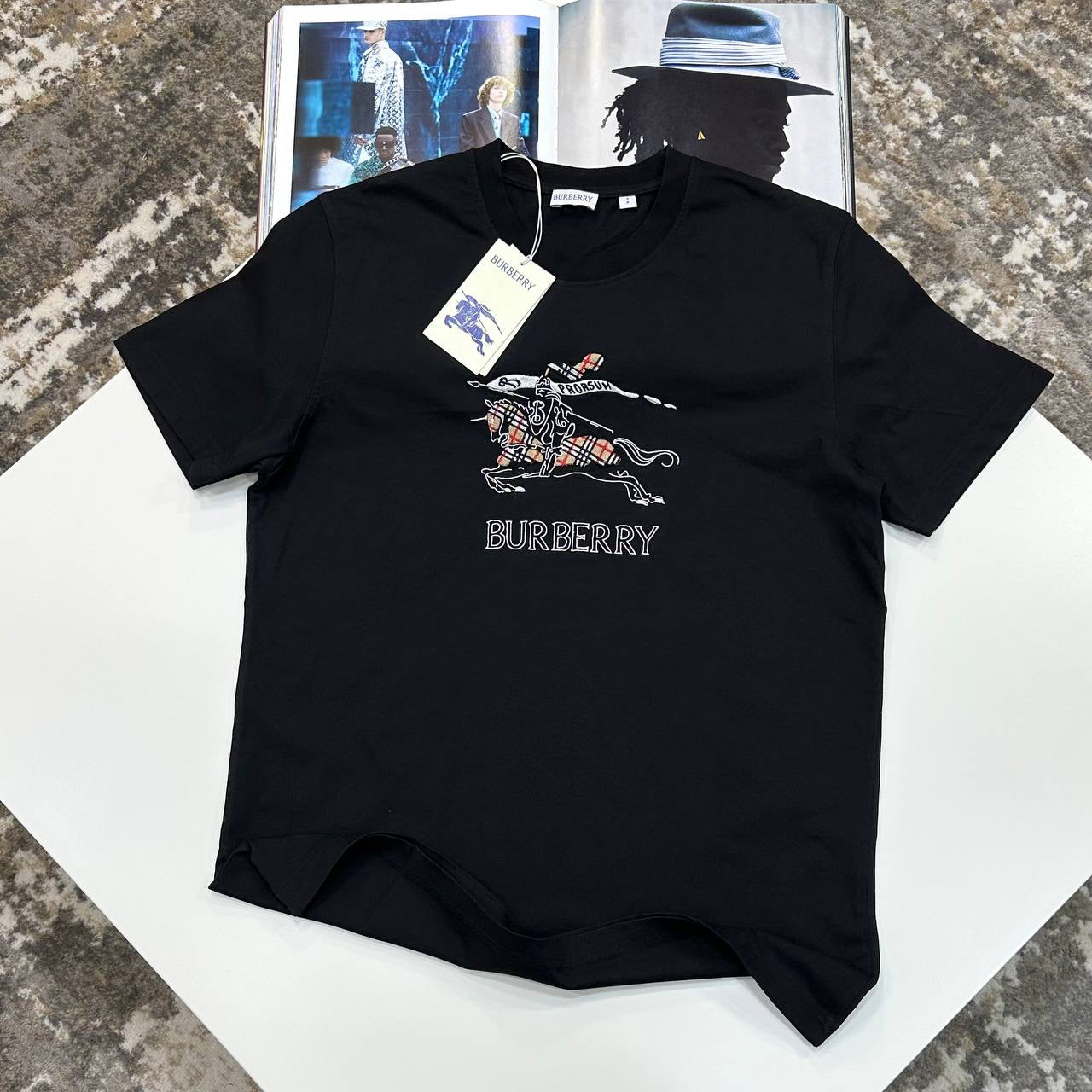 BURB T-SHIRT - BLACK