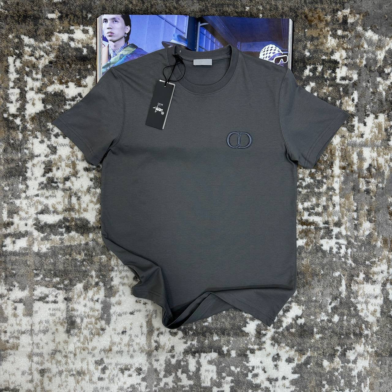 Premium feel, casual vibe.