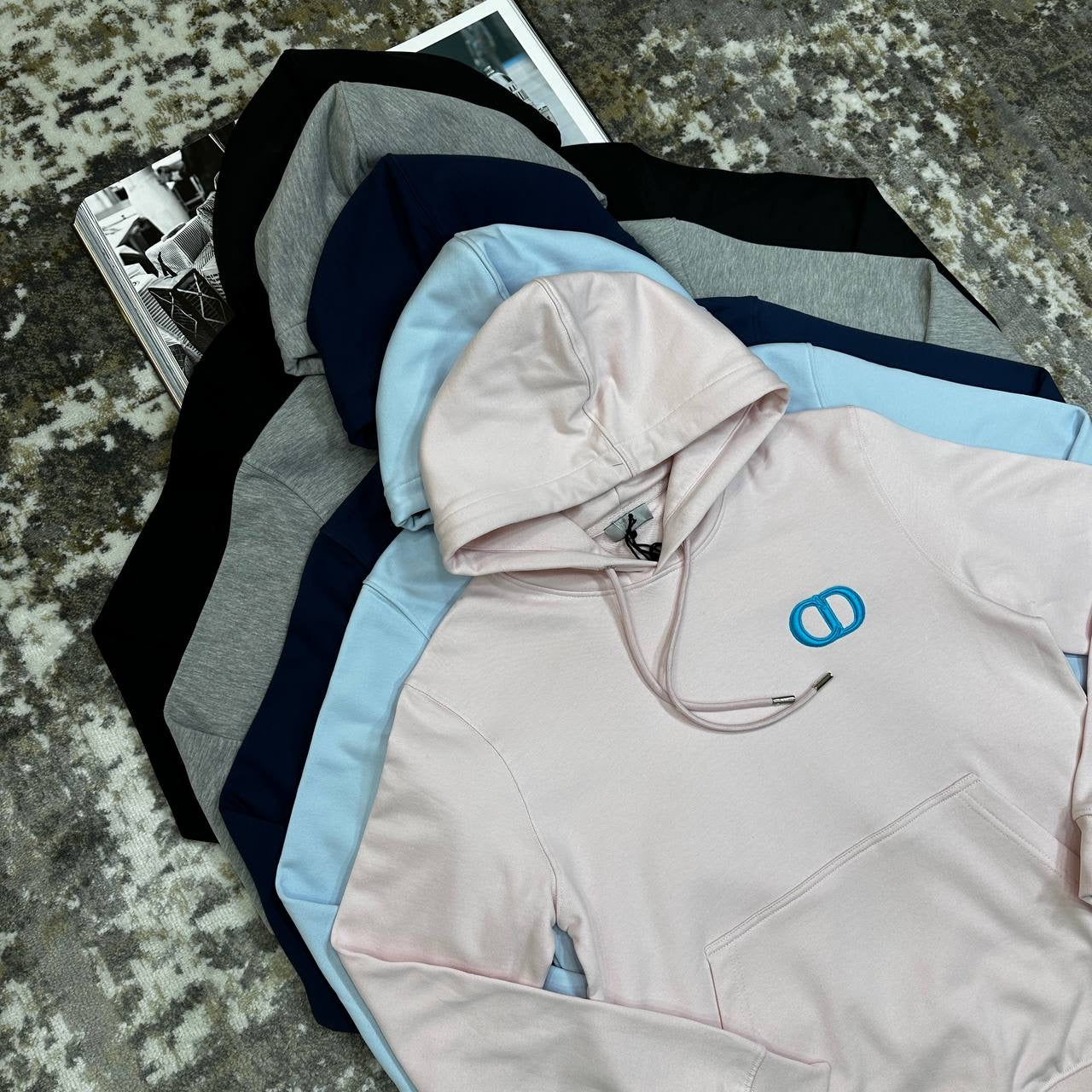 Premium feel, casual vibe.