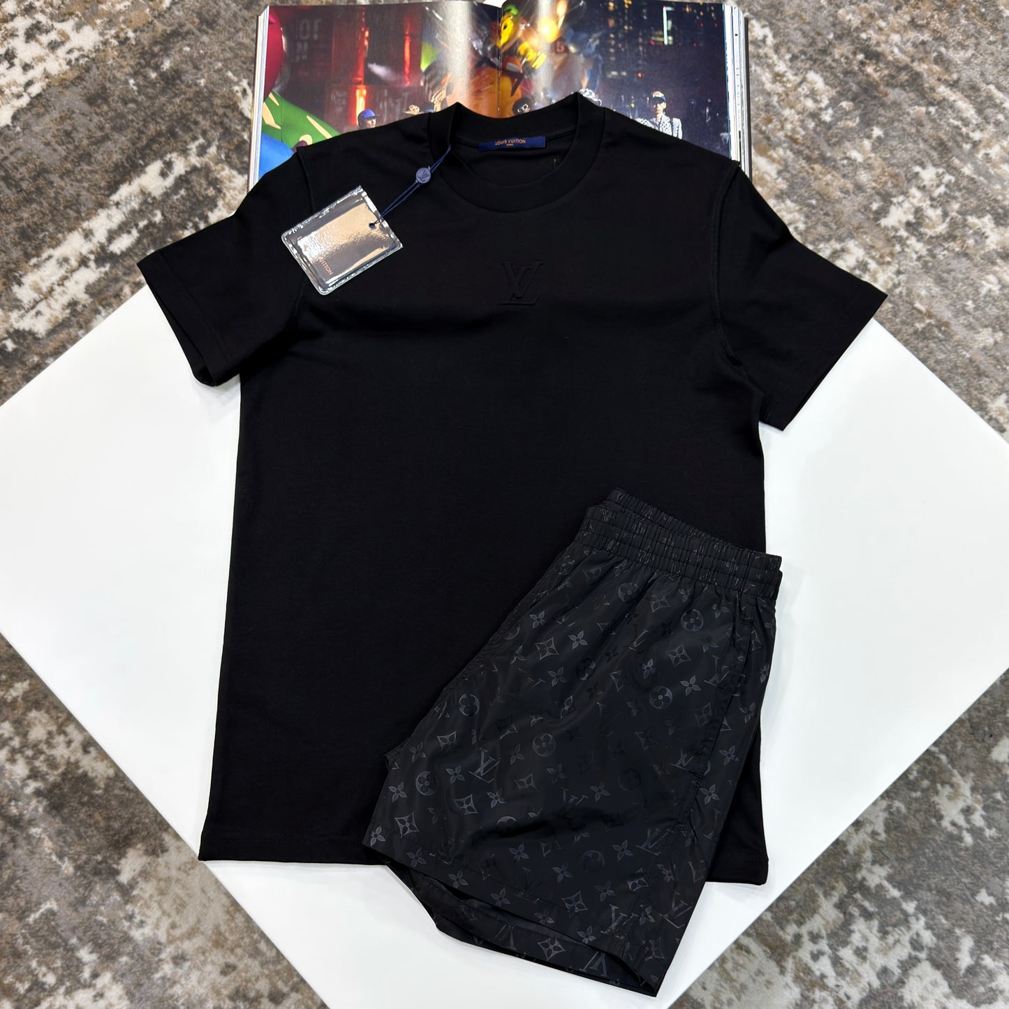 LV T-SHIRT -BLACK