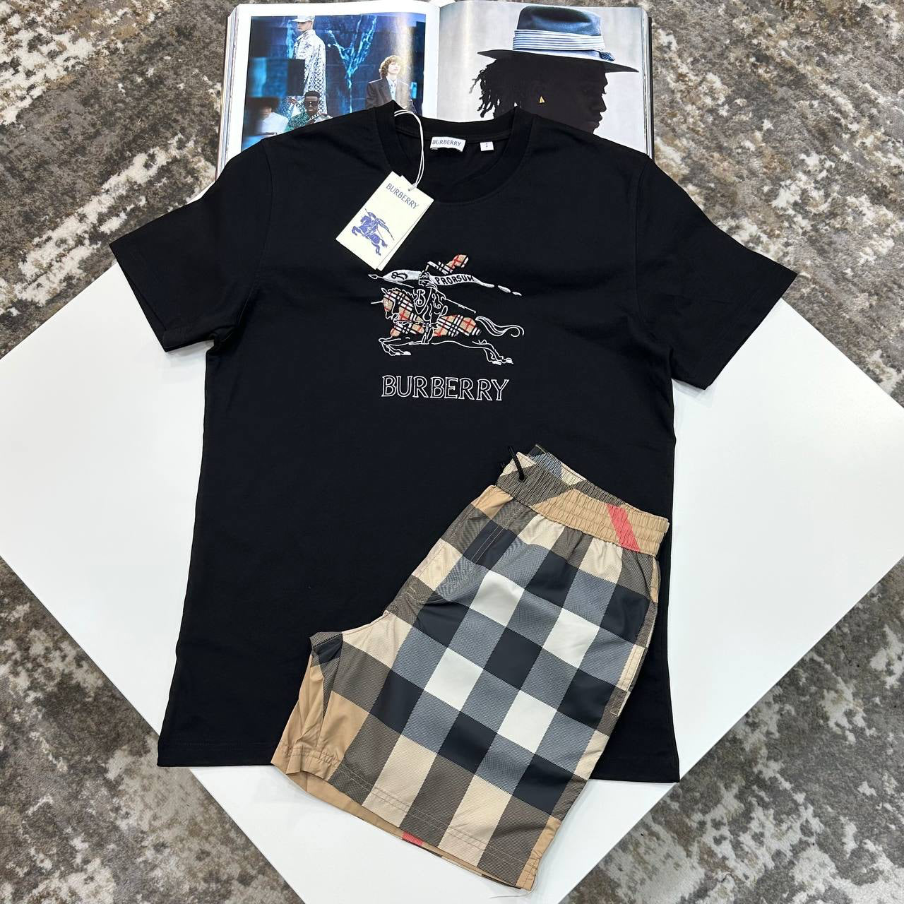 BURB T-SHIRT - BLACK