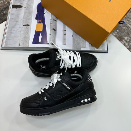 LVE - TRAINERS - BLACK