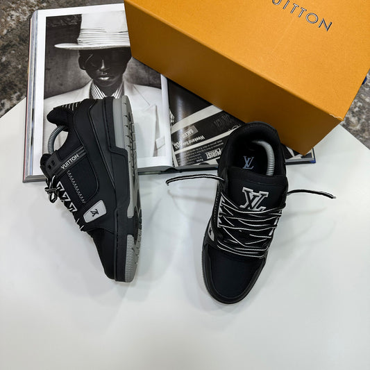 LVE - TRAINERS - BLACK