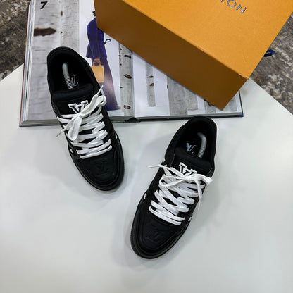 LVE - TRAINERS - BLACK