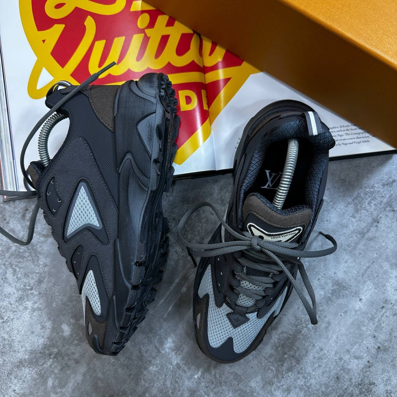 LVE- TRAINER - BLACK - GREY