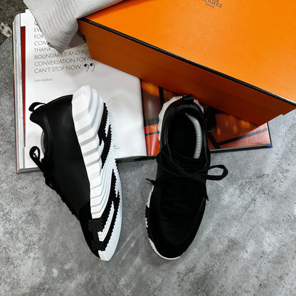 H - TRAINER - BLACK - WHITE