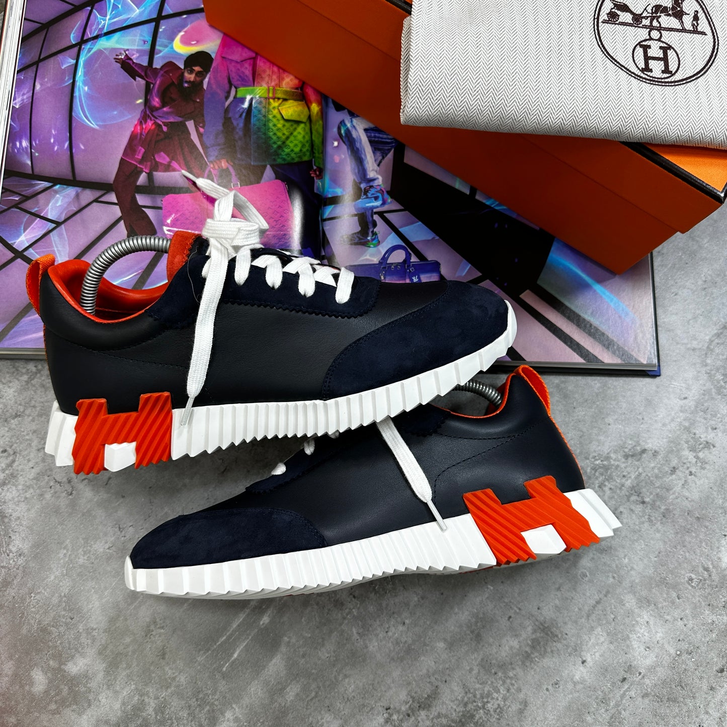 H - TRAINER - BLACK - ORANGE